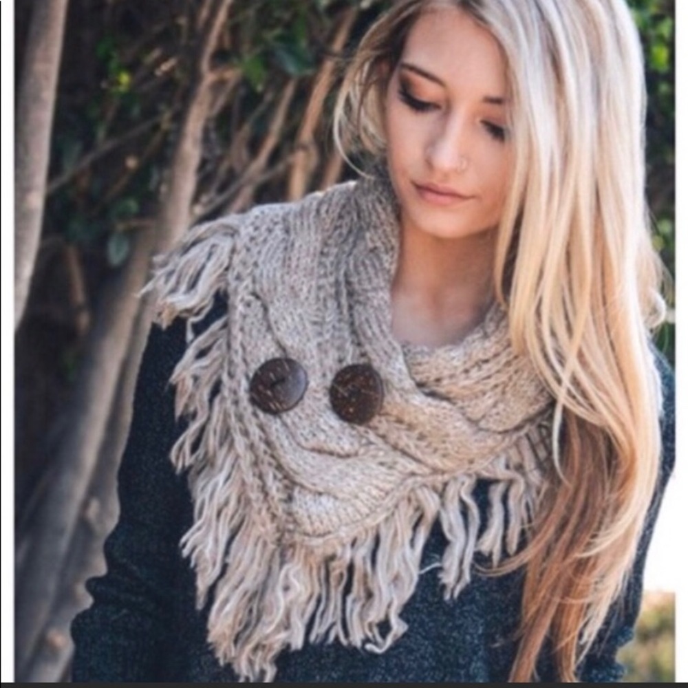 ♥️ 2 left Mocha Fringe infinity scarf